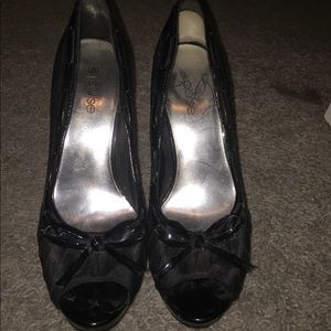 Black stiletto heels